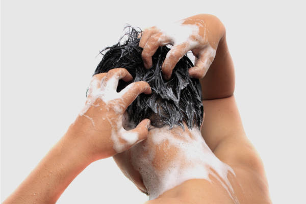 清洁保养头皮维持正常机能代谢